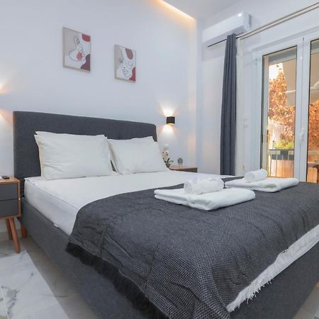 Apollo 2 Bd Jacuzzi Suite Атина Екстериор снимка