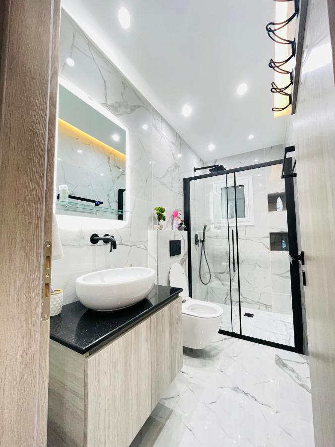 Apollo 2 Bd Jacuzzi Suite Атина Екстериор снимка