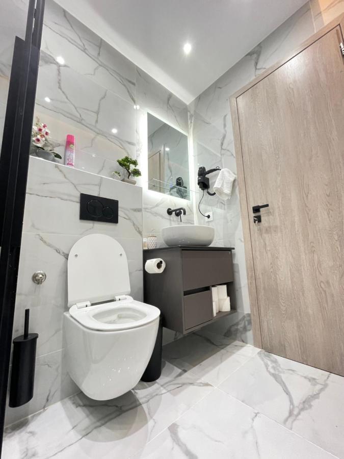 Apollo 2 Bd Jacuzzi Suite Атина Екстериор снимка