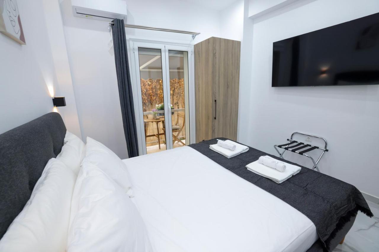 Apollo 2 Bd Jacuzzi Suite Атина Екстериор снимка